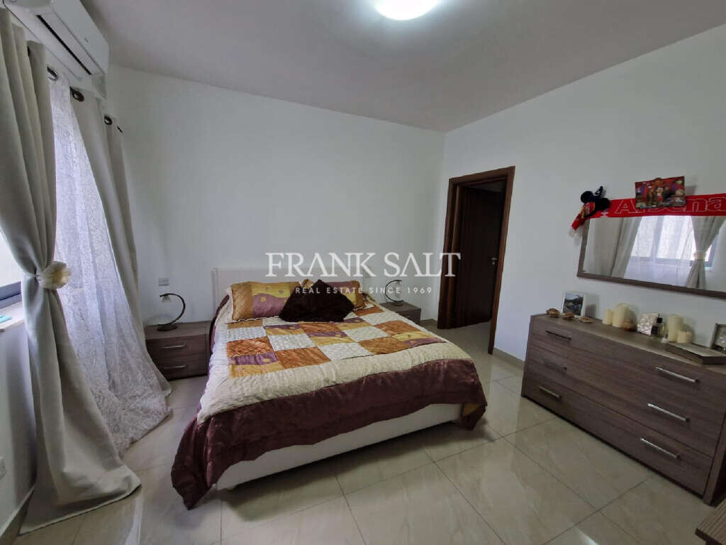 Luqa, 4 Bedrooms Bedrooms, ,1 BathroomBathrooms,For Sale,FRSA-714724
