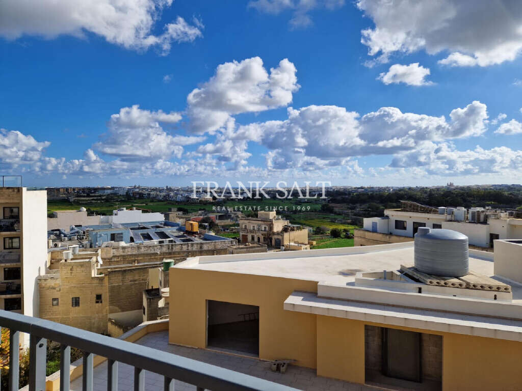 Luqa, 4 Bedrooms Bedrooms, ,1 BathroomBathrooms,For Sale,FRSA-714724