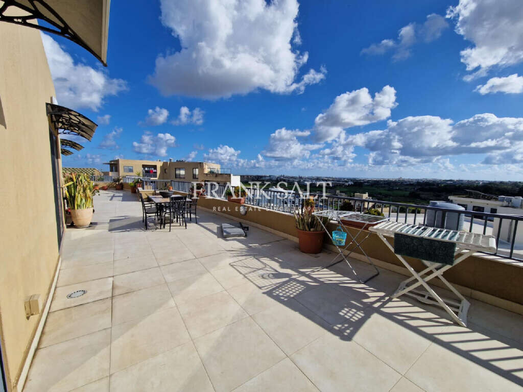 Luqa, 4 Bedrooms Bedrooms, ,1 BathroomBathrooms,For Sale,FRSA-714724