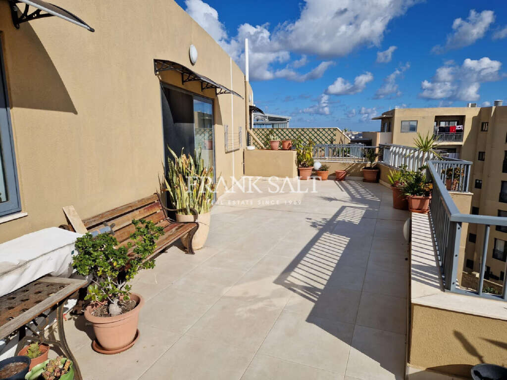 Luqa, 4 Bedrooms Bedrooms, ,1 BathroomBathrooms,For Sale,FRSA-714724