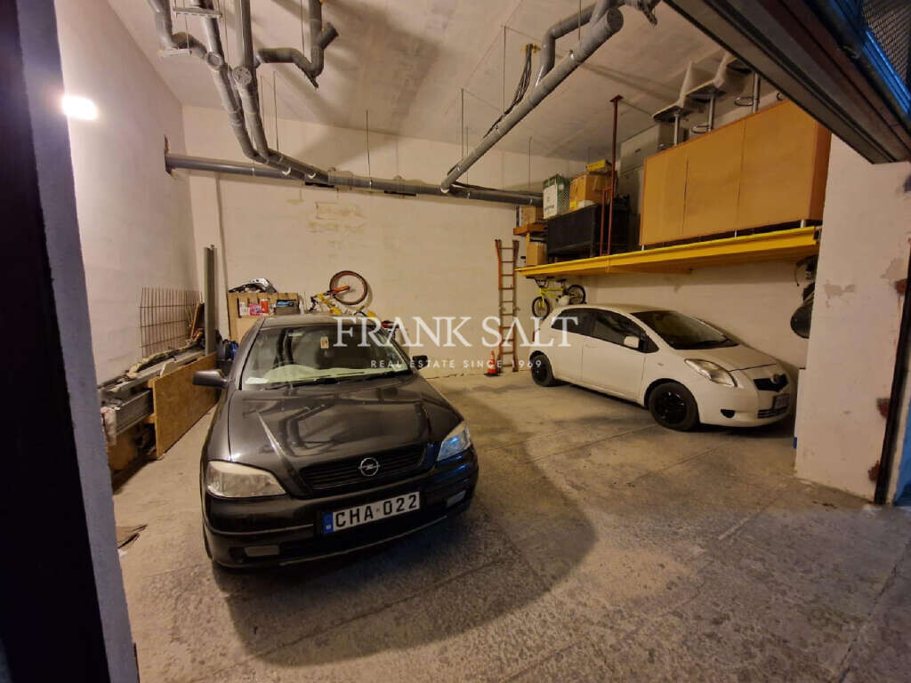 Luqa, 4 Bedrooms Bedrooms, ,1 BathroomBathrooms,For Sale,FRSA-714724