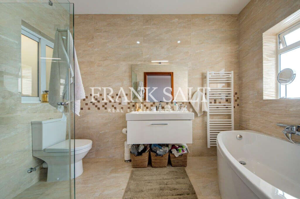 Zebbug, 3 Bedrooms Bedrooms, ,1 BathroomBathrooms,For Sale,FRSA-511365