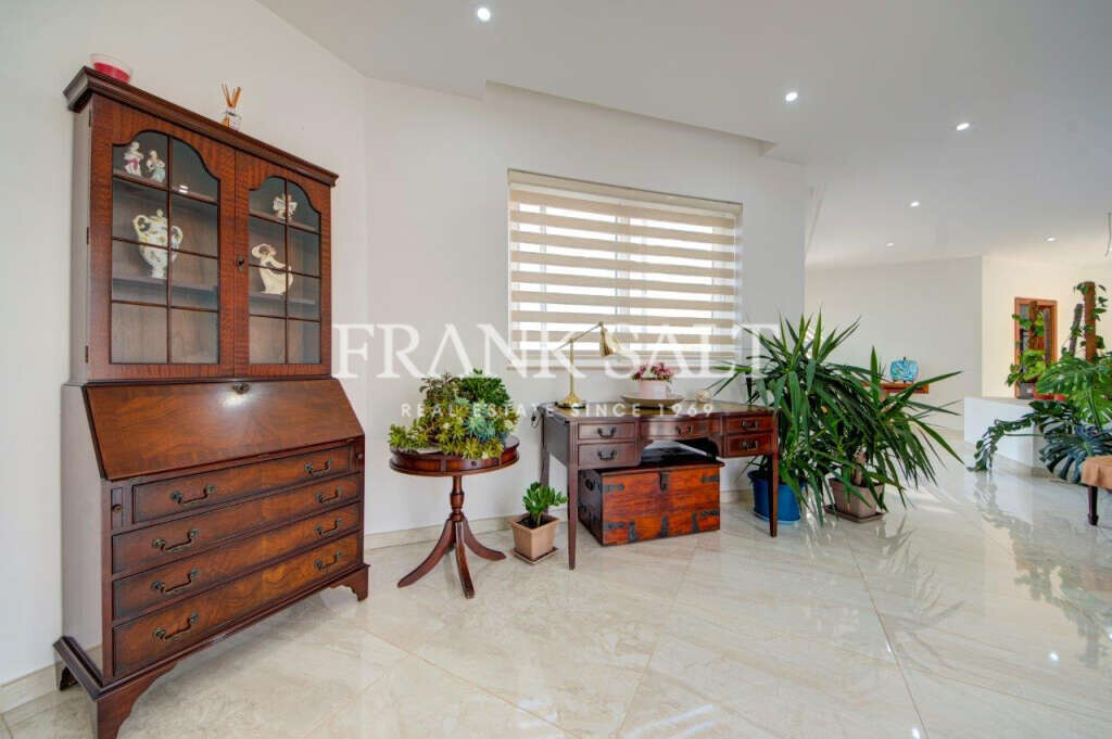 Zebbug, 3 Bedrooms Bedrooms, ,1 BathroomBathrooms,For Sale,FRSA-511365