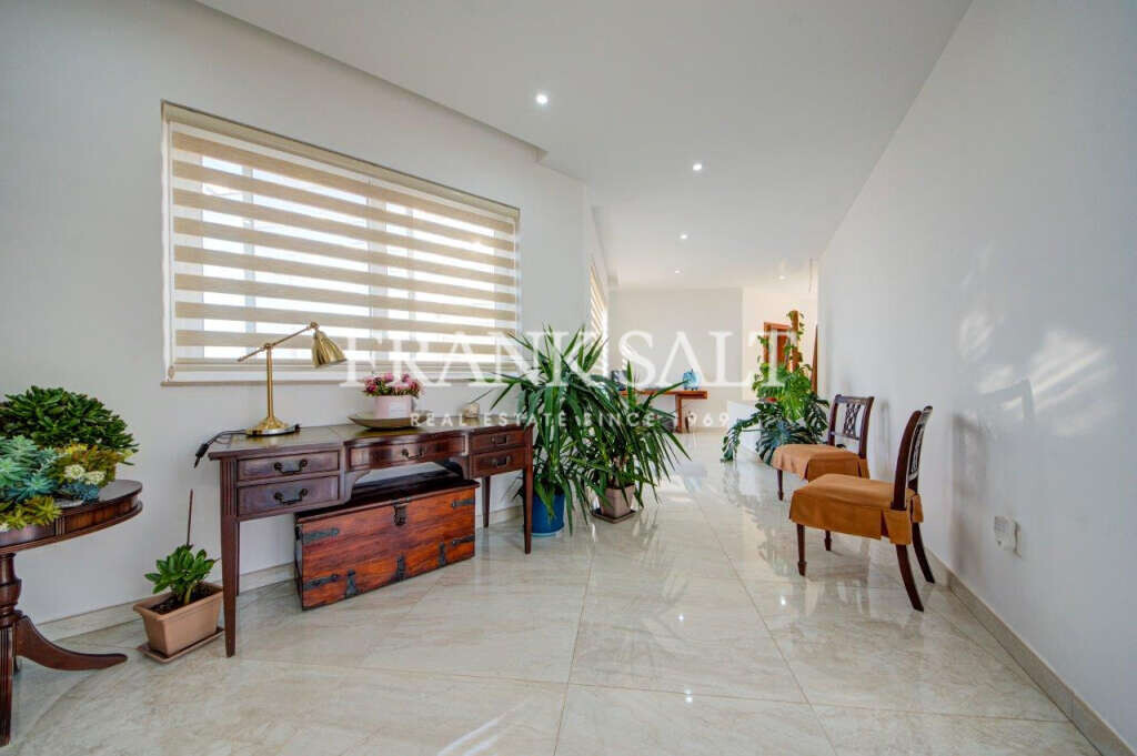 Zebbug, 3 Bedrooms Bedrooms, ,1 BathroomBathrooms,For Sale,FRSA-511365