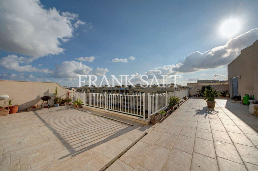 Zebbug, 3 Bedrooms Bedrooms, ,1 BathroomBathrooms,For Sale,FRSA-511365