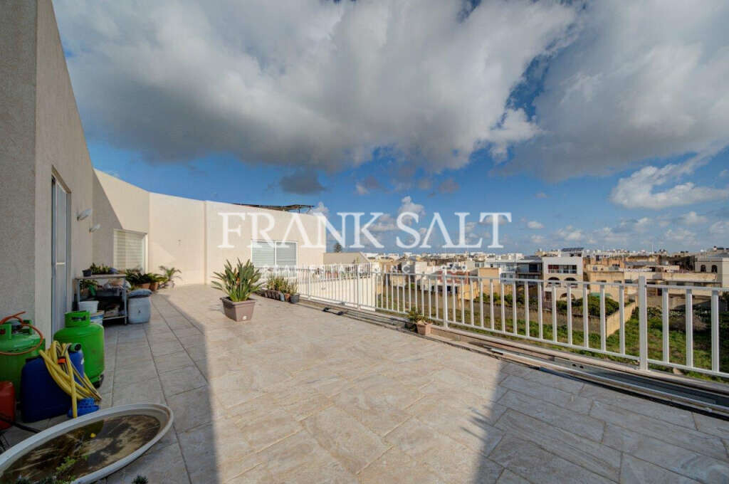 Zebbug, 3 Bedrooms Bedrooms, ,1 BathroomBathrooms,For Sale,FRSA-511365