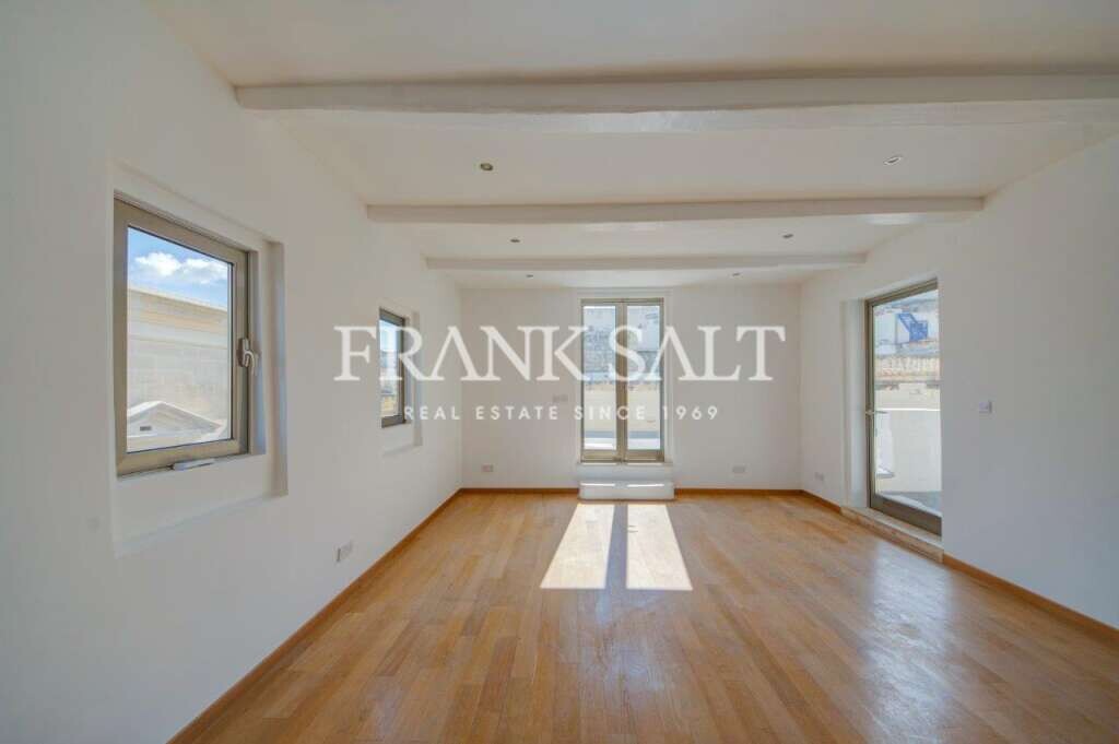 Valletta, 3 Bedrooms Bedrooms, ,3 BathroomsBathrooms,For Sale,FRSA-029492