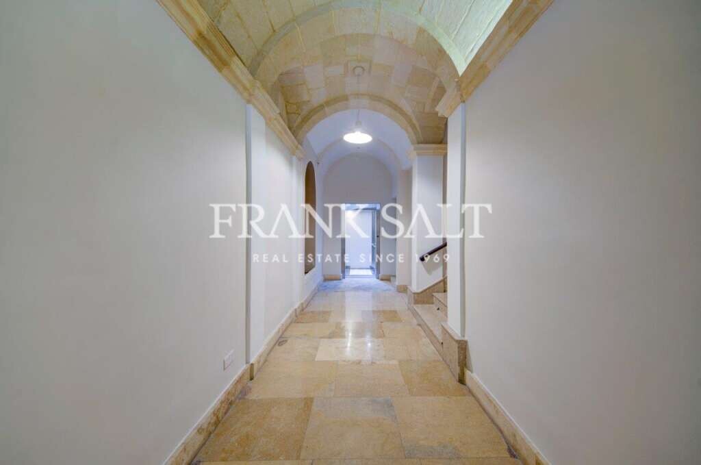 Valletta, 3 Bedrooms Bedrooms, ,3 BathroomsBathrooms,For Sale,FRSA-029492
