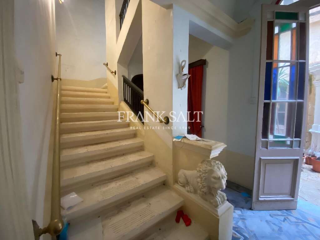 Qormi, 7 Bedrooms Bedrooms, ,For Sale,FRSA-354090