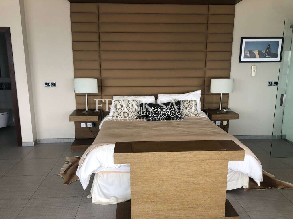 Sliema, 3 Bedrooms Bedrooms, ,2 BathroomsBathrooms,For Sale,FRSA-313727