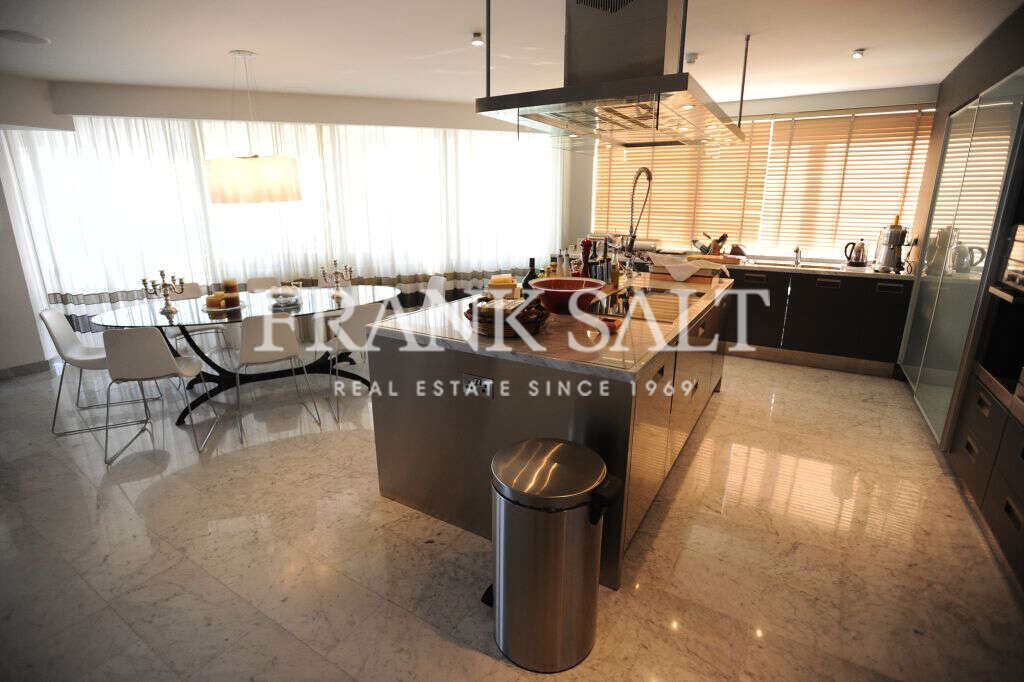 Sliema, 3 Bedrooms Bedrooms, ,2 BathroomsBathrooms,For Sale,FRSA-313727