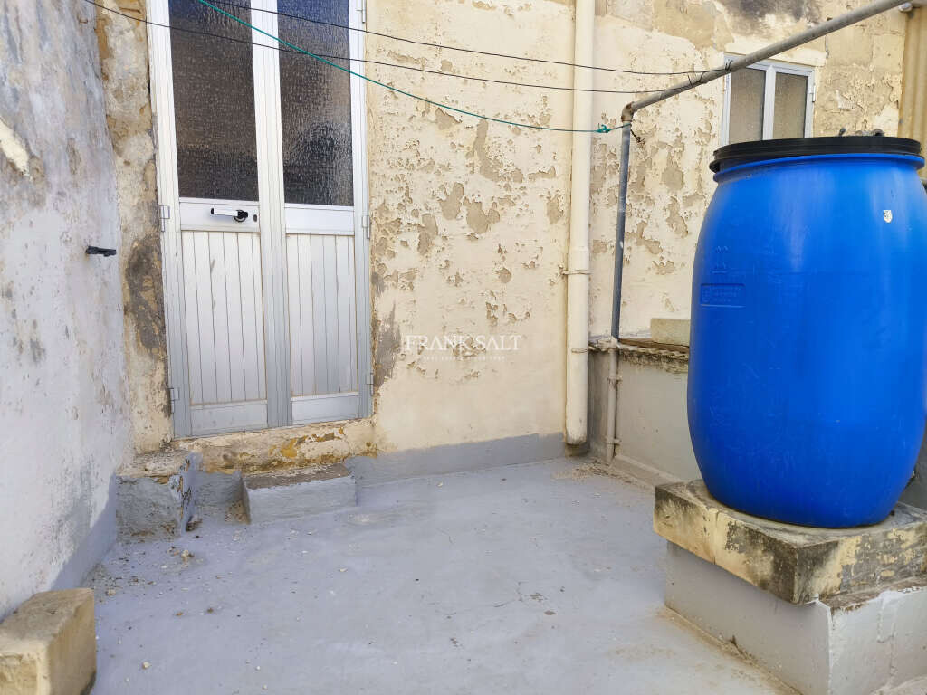 Naxxar, 2 Bedrooms Bedrooms, ,1 BathroomBathrooms,For Sale,FRSA-354081