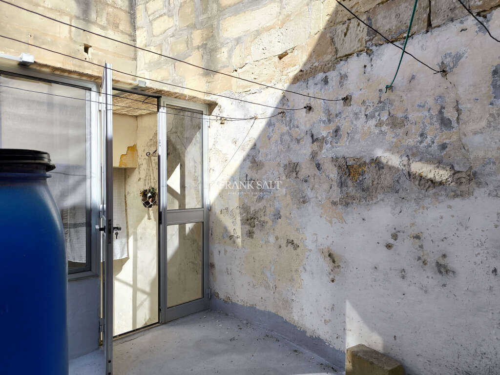 Naxxar, 2 Bedrooms Bedrooms, ,1 BathroomBathrooms,For Sale,FRSA-354081