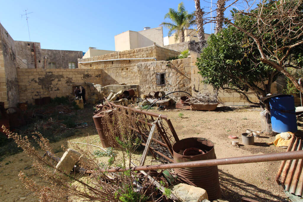 Naxxar, 3 Bedrooms Bedrooms, ,1 BathroomBathrooms,For Sale,FRSA-354078