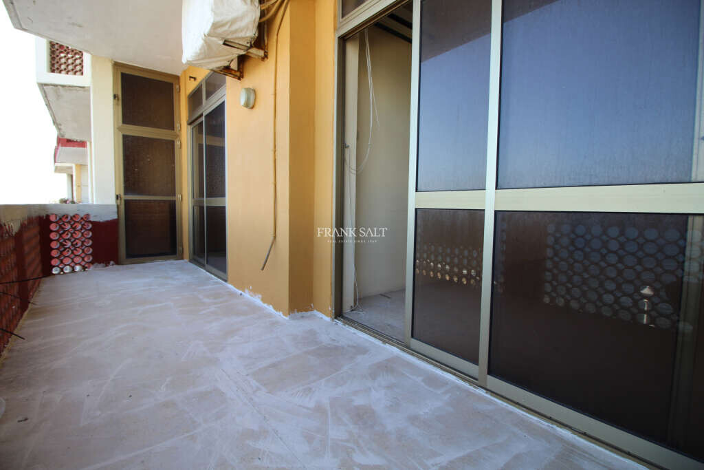 Bugibba, 3 Bedrooms Bedrooms, ,1 BathroomBathrooms,For Sale,FRSA-713099