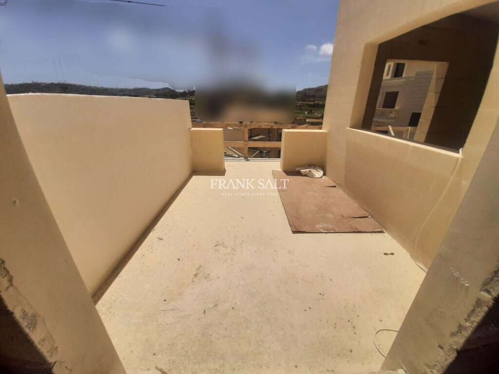 Marsalforn, Gozo, 2 Bedrooms Bedrooms, ,1 BathroomBathrooms,For Sale,FRSA-115184