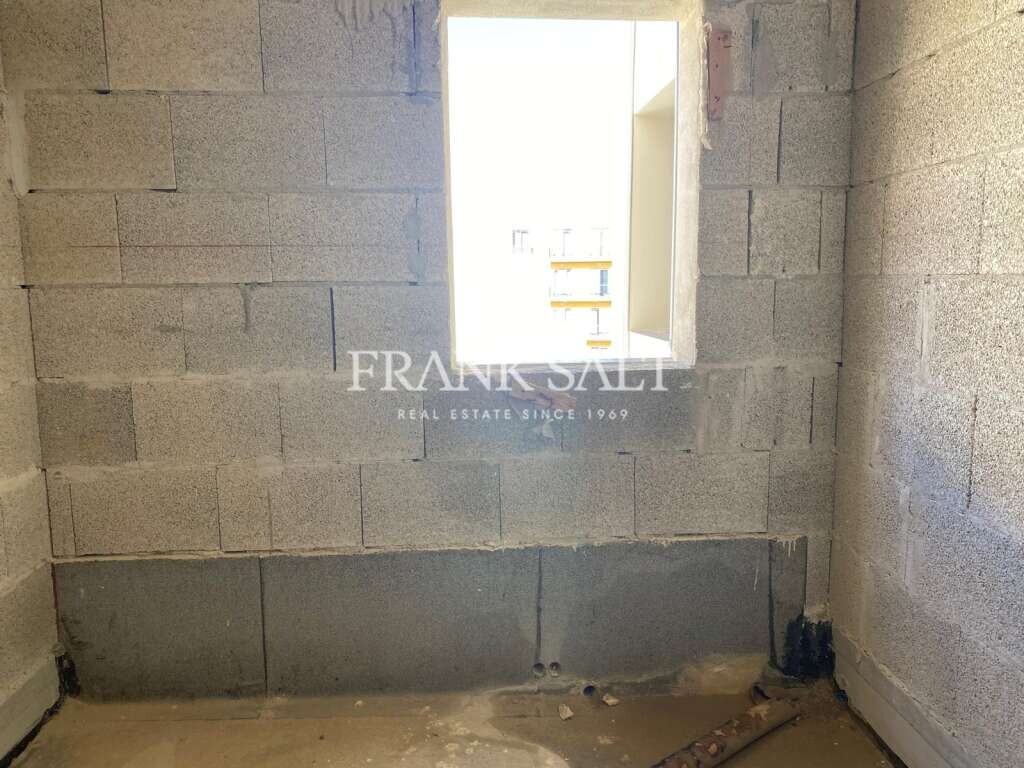 Marsalforn, Gozo, 2 Bedrooms Bedrooms, ,1 BathroomBathrooms,For Sale,FRSA-115184