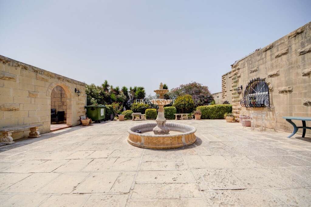 Rabat, 4 Bedrooms Bedrooms, ,2 BathroomsBathrooms,For Sale,FRSA-007750