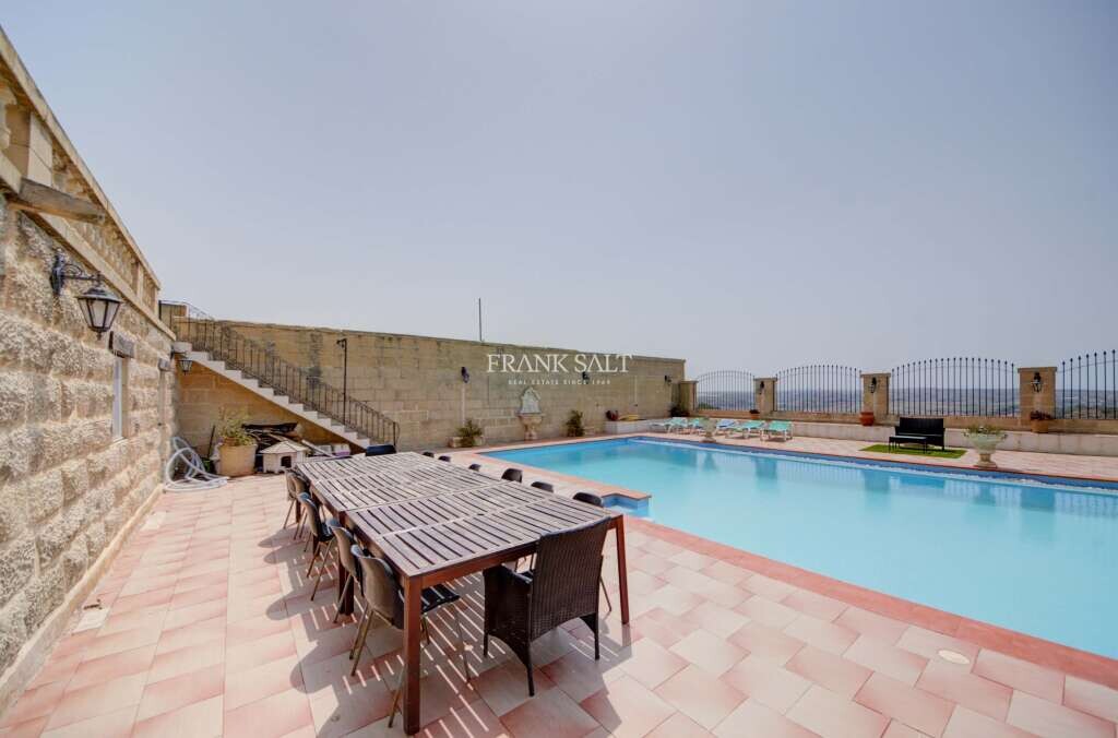 Rabat, 4 Bedrooms Bedrooms, ,2 BathroomsBathrooms,For Sale,FRSA-007750