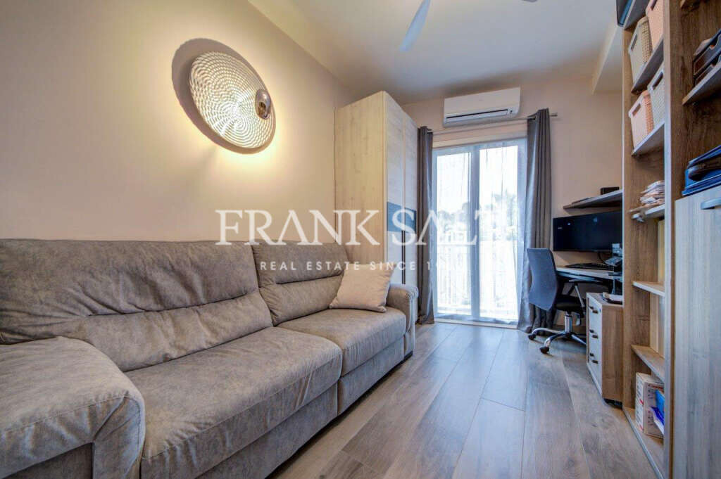 St Julians, 2 Bedrooms Bedrooms, ,1 BathroomBathrooms,For Sale,FRSA-321859