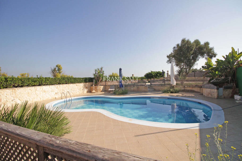 Xghajra, 5 Bedrooms Bedrooms, ,1 BathroomBathrooms,For Sale,FRSA-425664