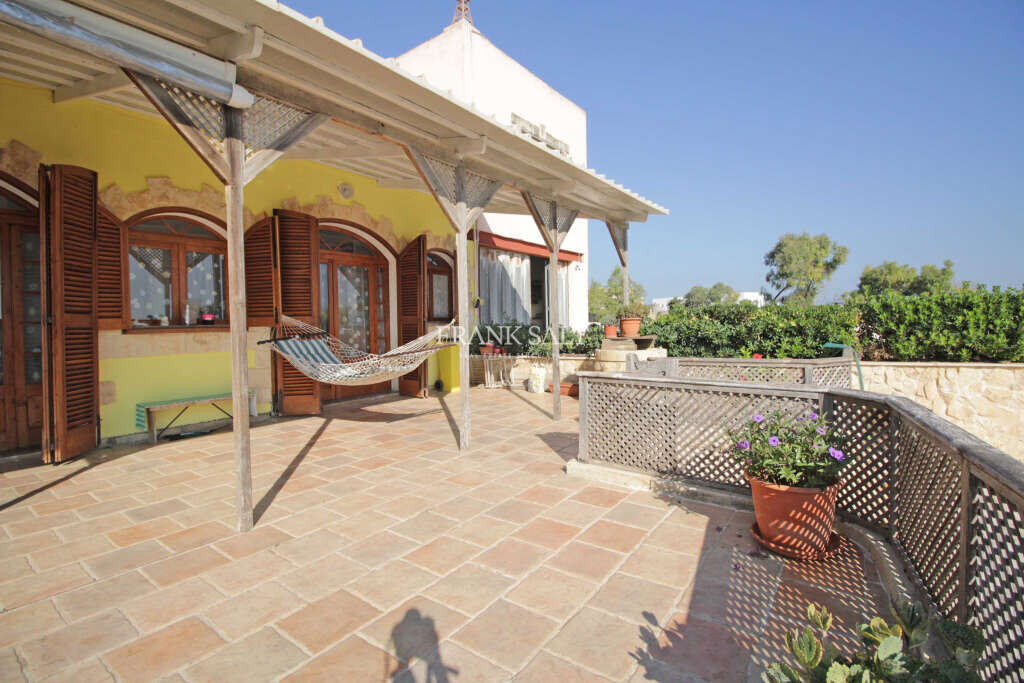 Xghajra, 5 Bedrooms Bedrooms, ,1 BathroomBathrooms,For Sale,FRSA-425664