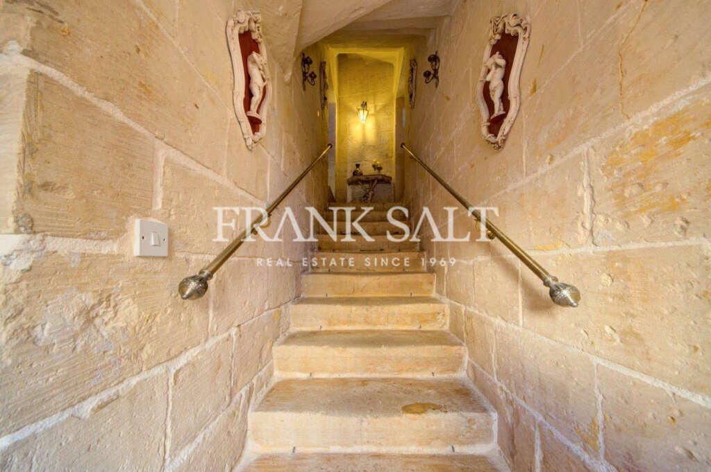 Qormi, 4 Bedrooms Bedrooms, ,4 BathroomsBathrooms,For Sale,FRSA-511296