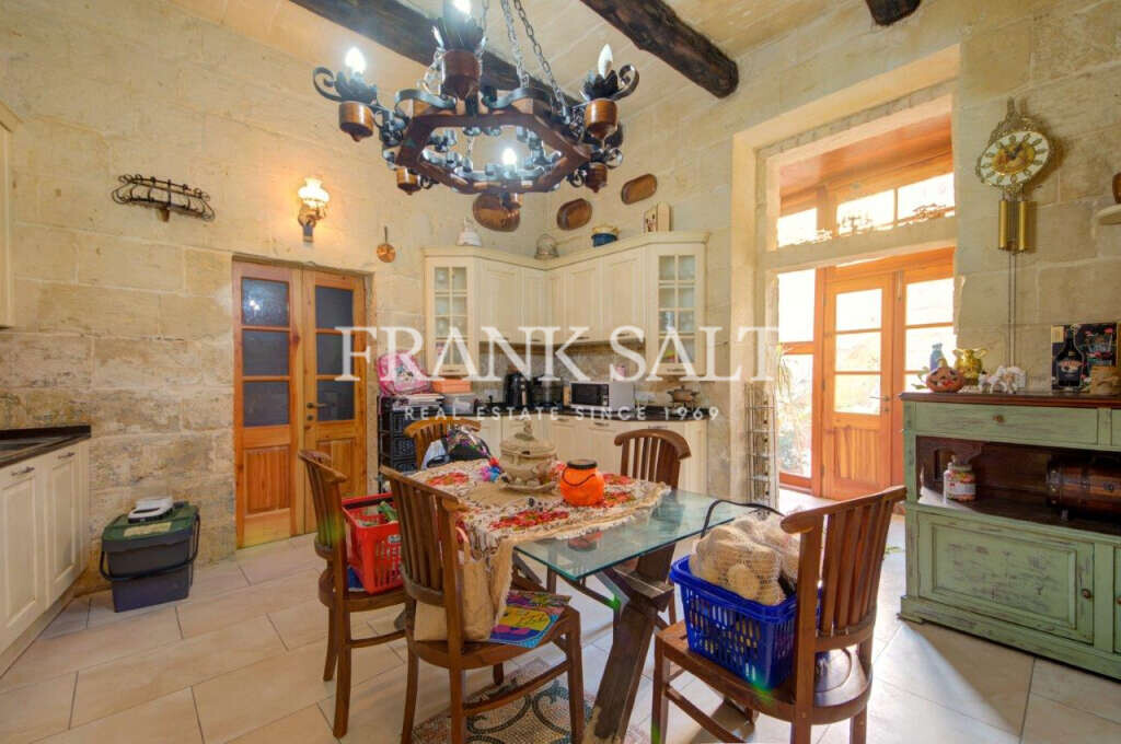 Qormi, 4 Bedrooms Bedrooms, ,4 BathroomsBathrooms,For Sale,FRSA-511296