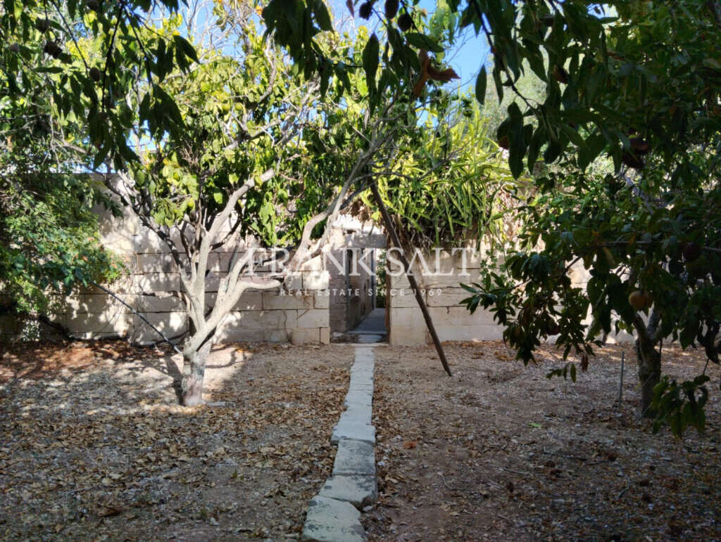 Rabat, 4 Bedrooms Bedrooms, ,1 BathroomBathrooms,For Sale,FRSA-216279