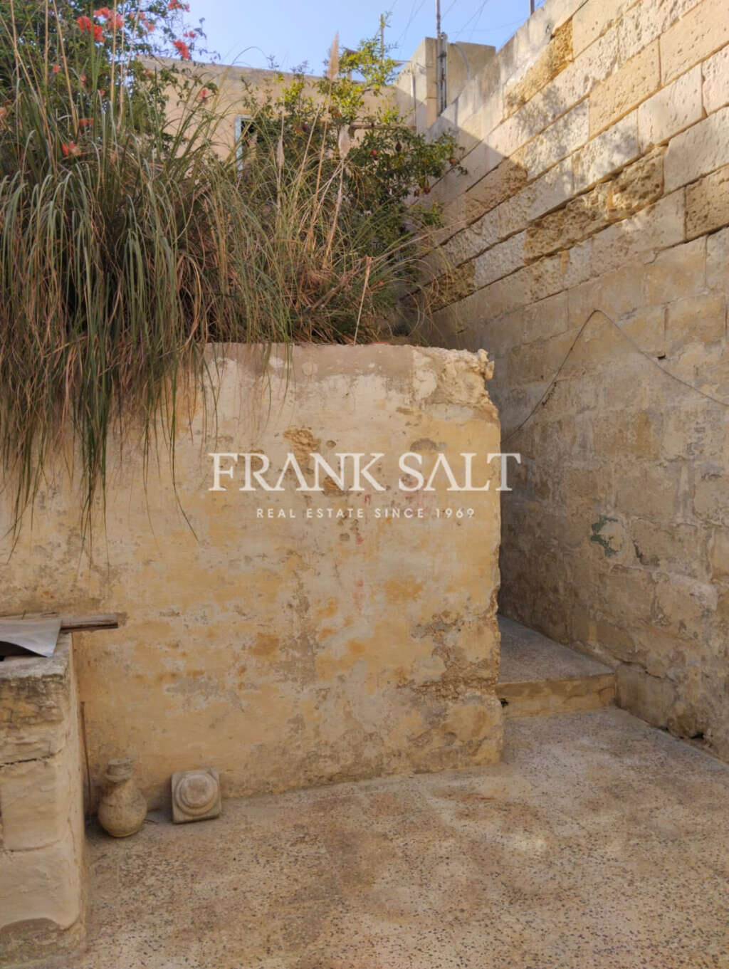 Rabat, 4 Bedrooms Bedrooms, ,1 BathroomBathrooms,For Sale,FRSA-216279