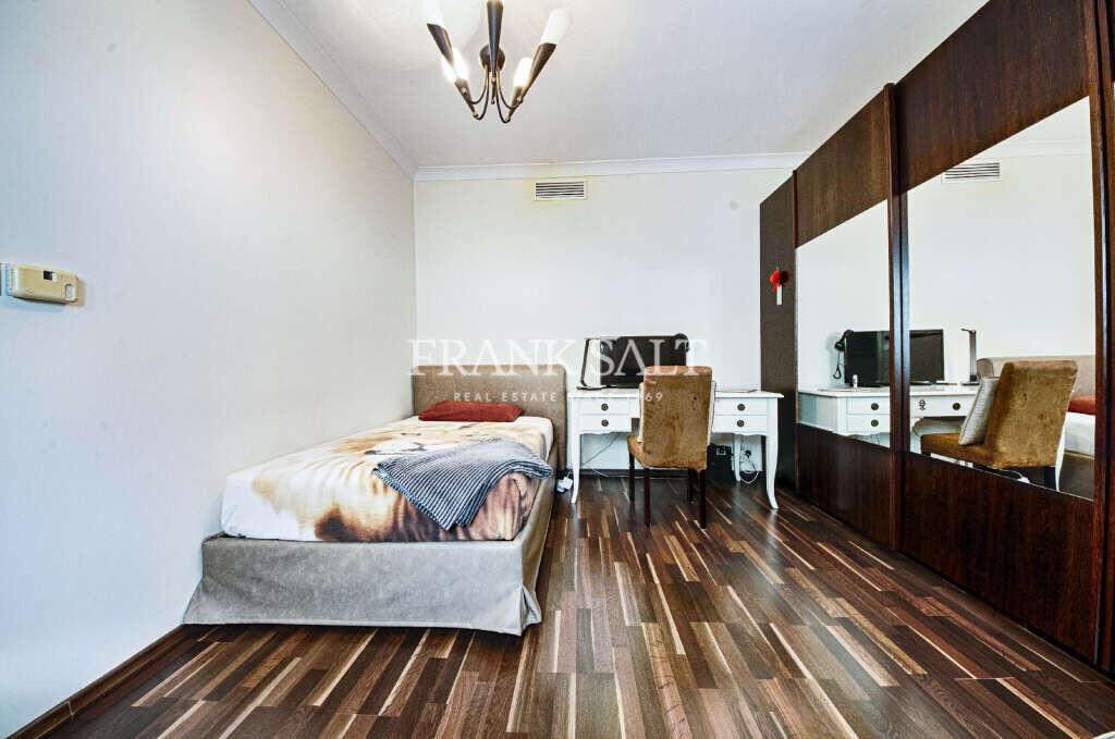 Mellieha, 5 Bedrooms Bedrooms, ,2 BathroomsBathrooms,For Sale,FRSA-039585