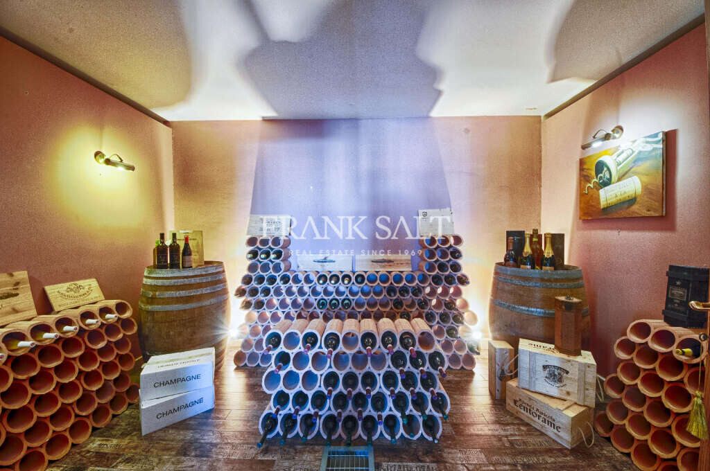 Mellieha, 5 Bedrooms Bedrooms, ,2 BathroomsBathrooms,For Sale,FRSA-039585