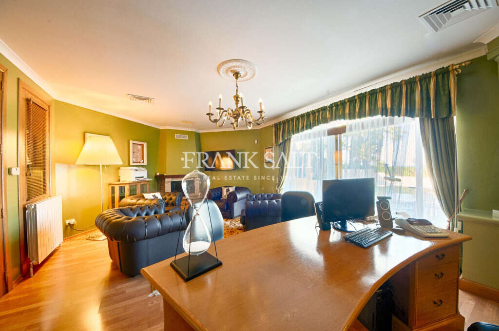 Mellieha, 5 Bedrooms Bedrooms, ,2 BathroomsBathrooms,For Sale,FRSA-039585