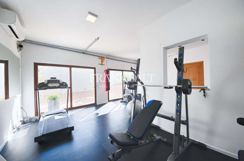 Mellieha, 5 Bedrooms Bedrooms, ,2 BathroomsBathrooms,For Sale,FRSA-039585