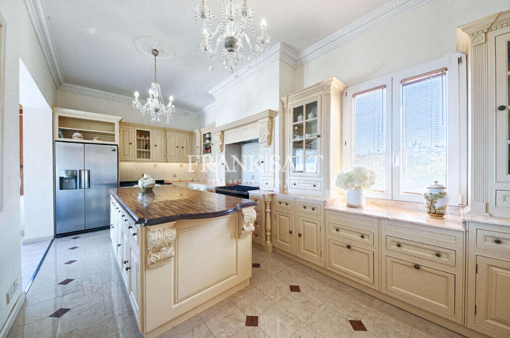 Mellieha, 5 Bedrooms Bedrooms, ,2 BathroomsBathrooms,For Sale,FRSA-039585