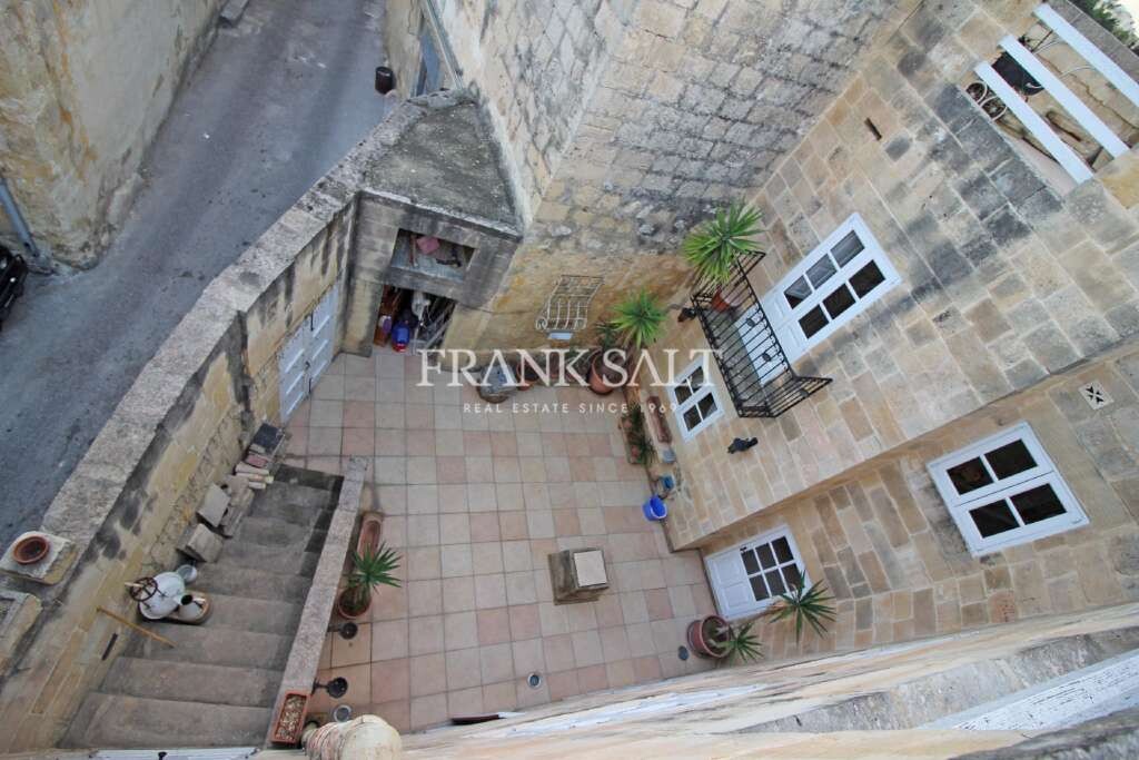 Rabat, 3 Bedrooms Bedrooms, ,2 BathroomsBathrooms,For Sale,FRSA-413524