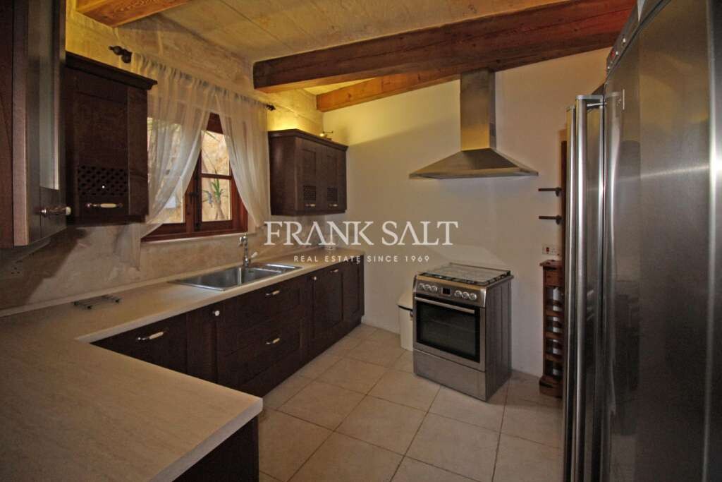 Rabat, 3 Bedrooms Bedrooms, ,2 BathroomsBathrooms,For Sale,FRSA-413524