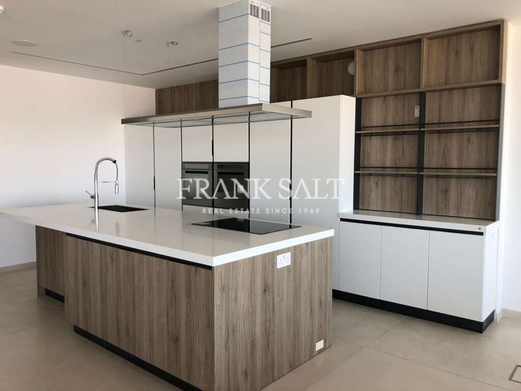 Gzira, 3 Bedrooms Bedrooms, ,1 BathroomBathrooms,For Sale,FRSA-913746