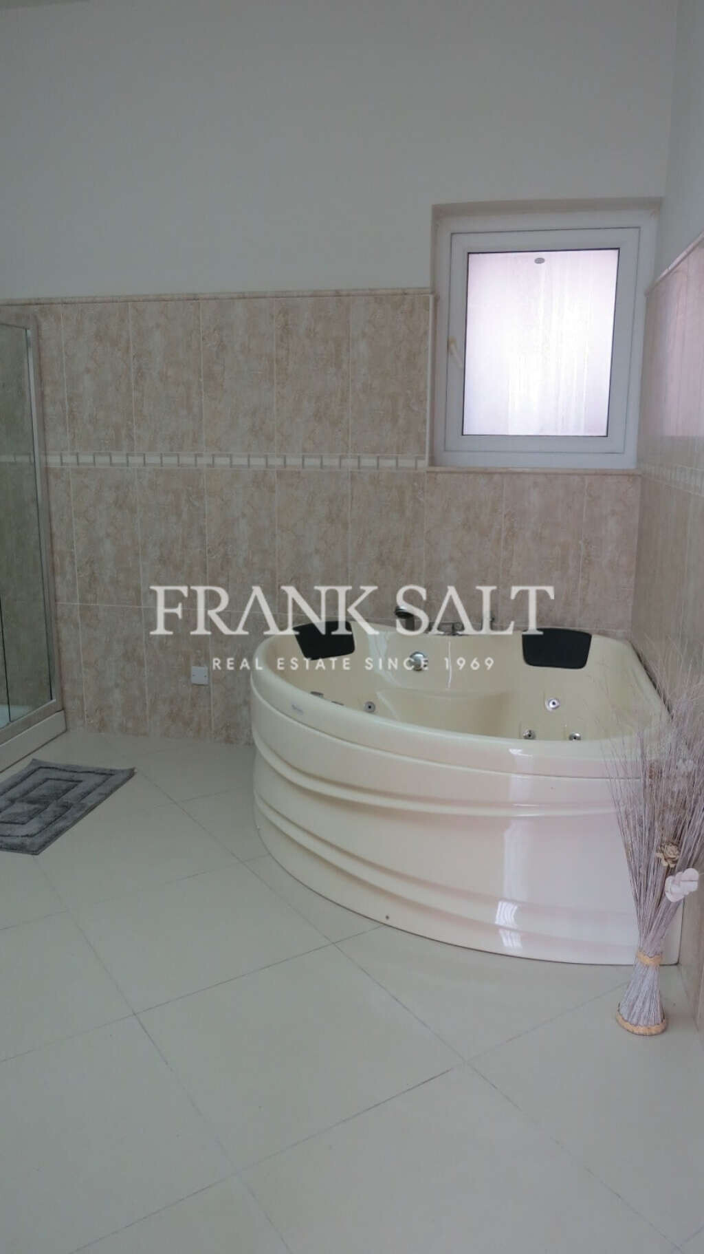 Zabbar, 3 Bedrooms Bedrooms, ,2 BathroomsBathrooms,For Sale,FRSA-216208