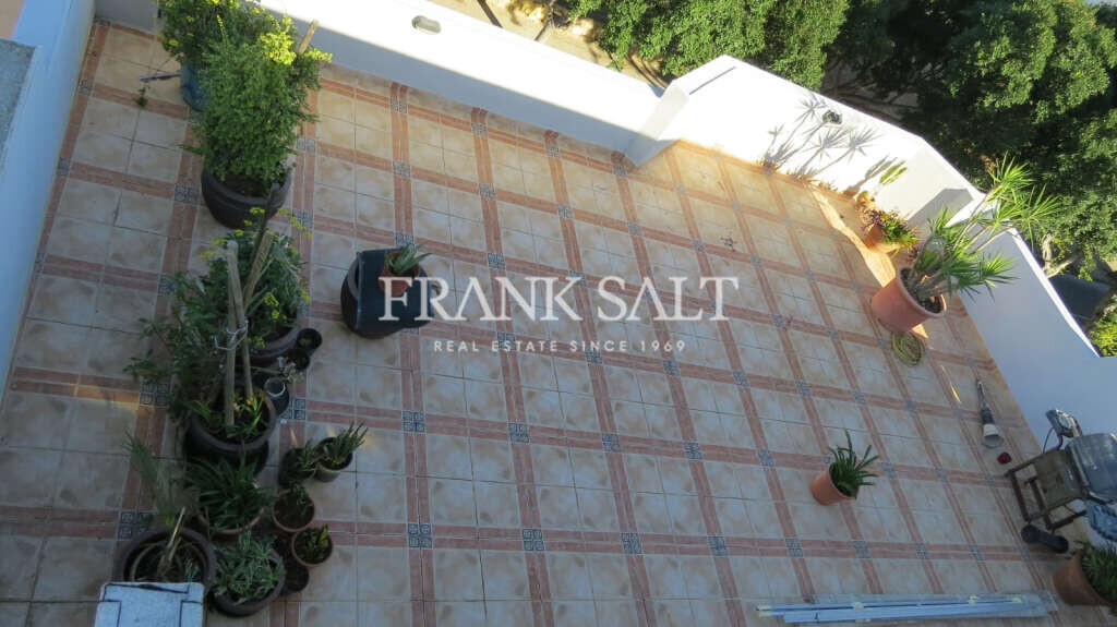 Zabbar, 3 Bedrooms Bedrooms, ,2 BathroomsBathrooms,For Sale,FRSA-216208