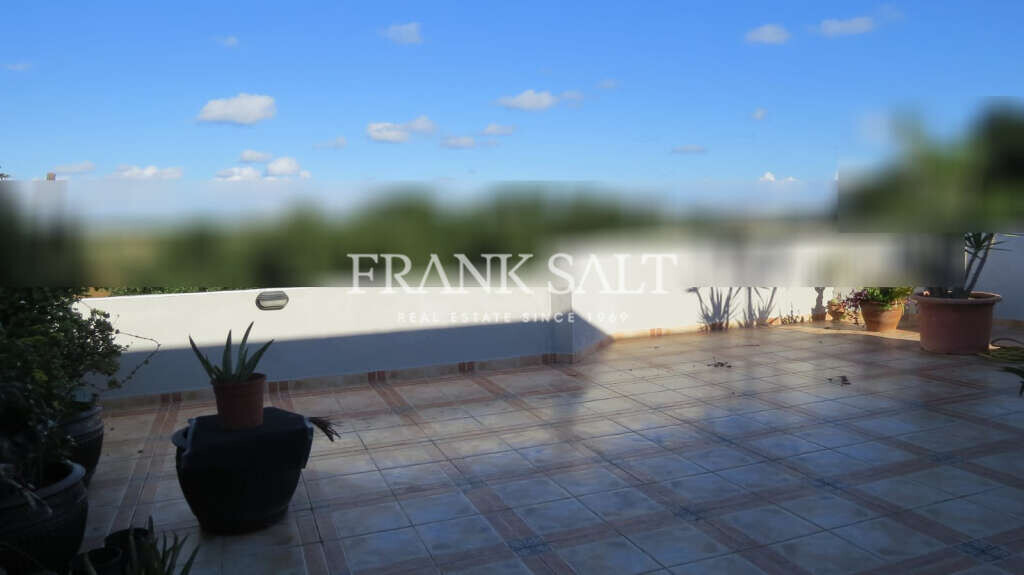 Zabbar, 3 Bedrooms Bedrooms, ,2 BathroomsBathrooms,For Sale,FRSA-216208