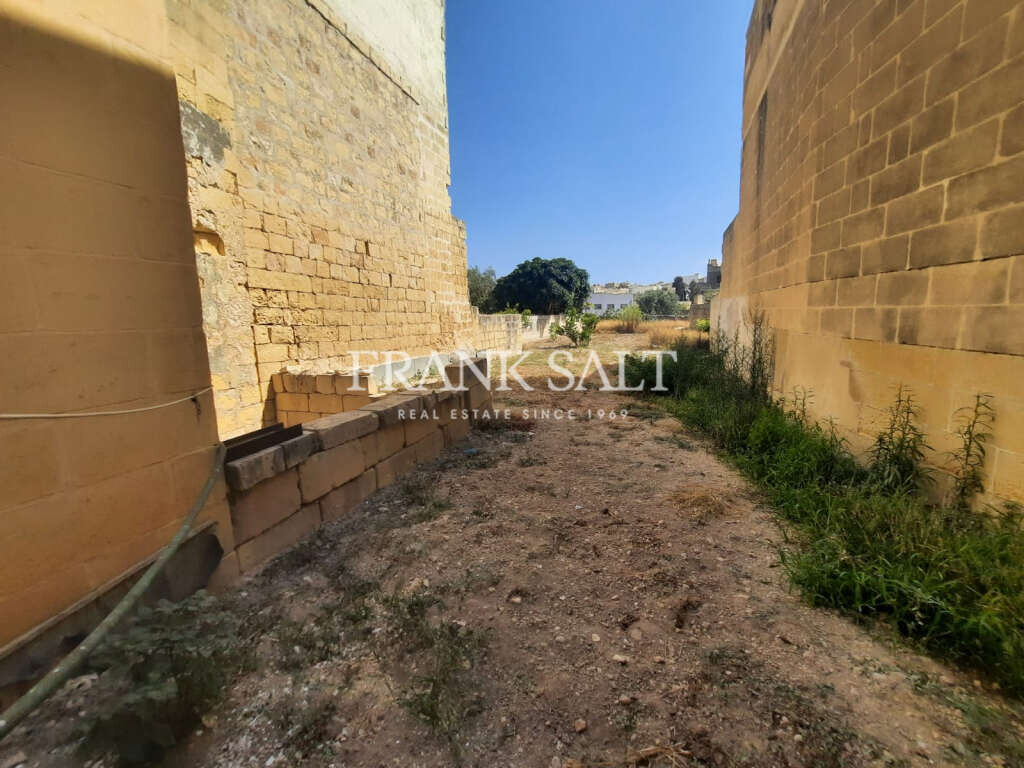 Kercem, Gozo, 4 Bedrooms Bedrooms, ,For Sale,FRSA-160323