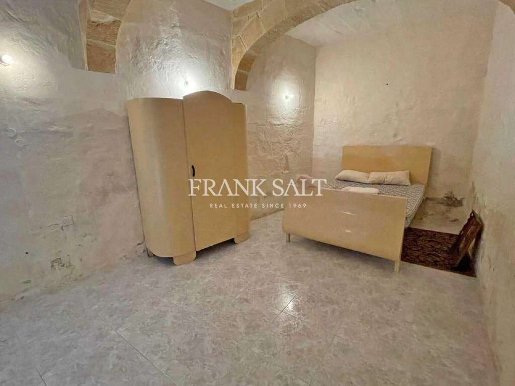 Zurrieq, 3 Bedrooms Bedrooms, ,For Sale,FRSA-425371