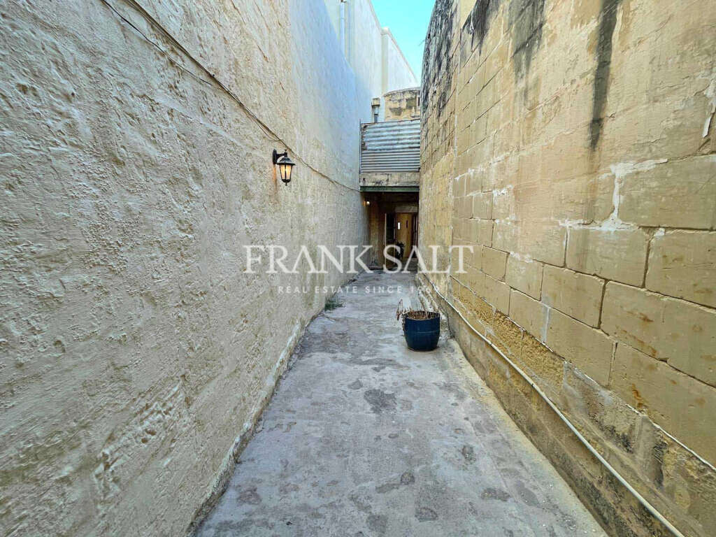Zurrieq, 3 Bedrooms Bedrooms, ,1 BathroomBathrooms,For Sale,FRSA-425370