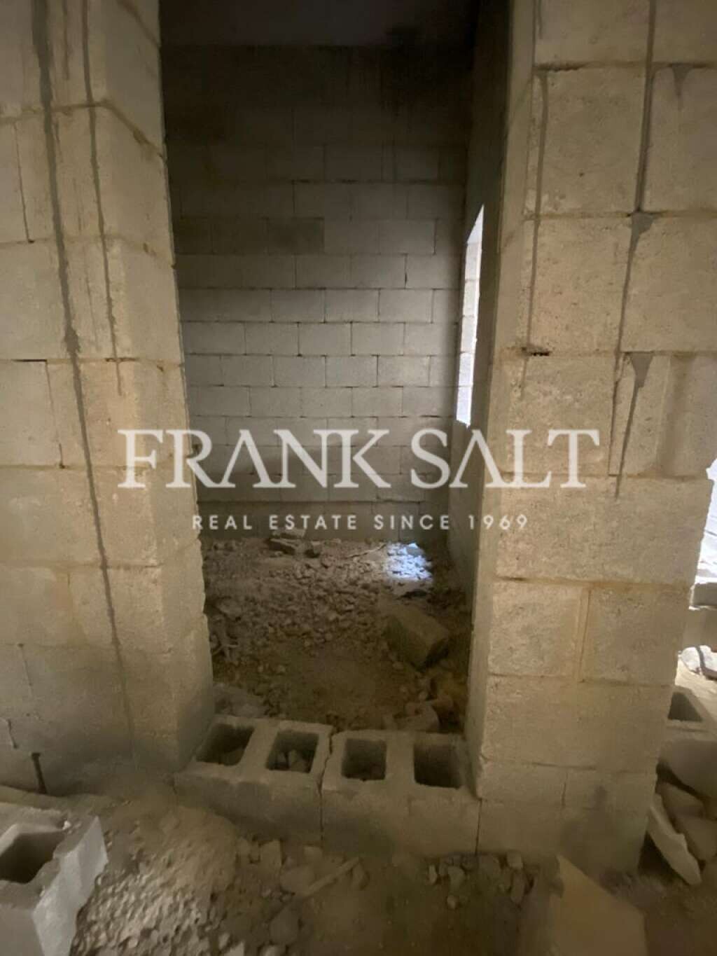 Luqa, 1 Bedroom Bedrooms, ,1 BathroomBathrooms,For Sale,FRSA-216162