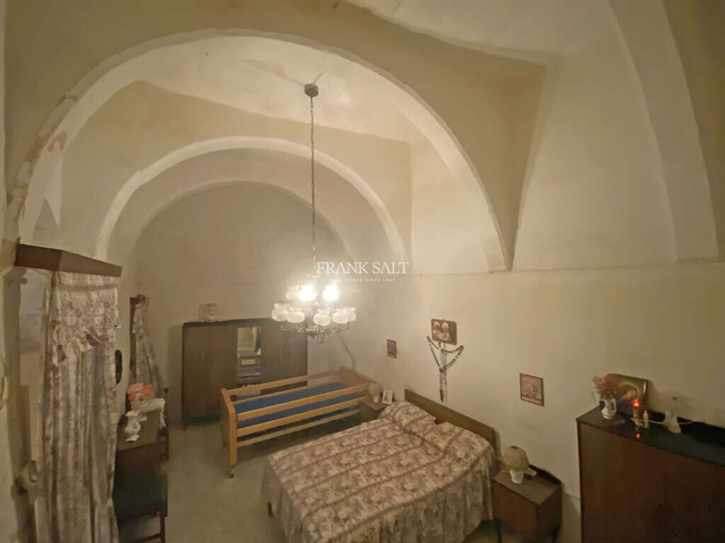 Qormi, 2 Bedrooms Bedrooms, ,For Sale,FRSA-353607