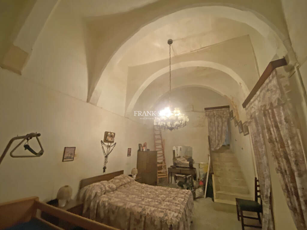 Qormi, 2 Bedrooms Bedrooms, ,For Sale,FRSA-353607