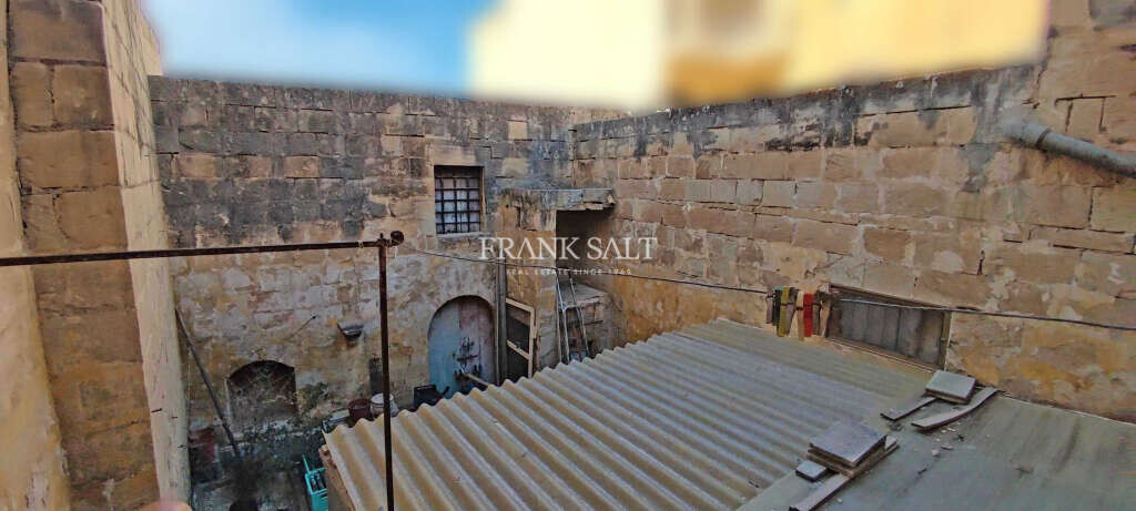 Qormi, 4 Bedrooms Bedrooms, ,For Sale,FRSA-425258