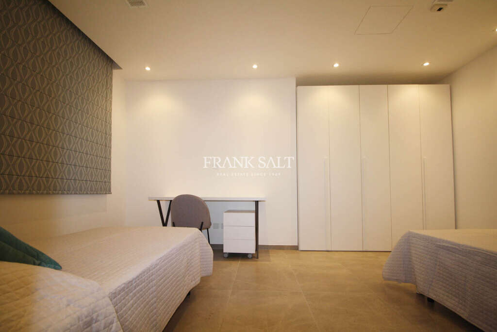 Sliema, 3 Bedrooms Bedrooms, ,1 BathroomBathrooms,For Sale,FRSA-319398