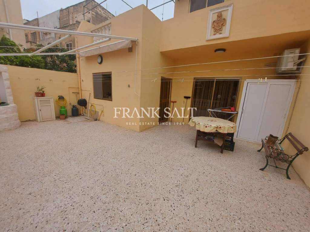 Birkirkara, 4 Bedrooms Bedrooms, ,For Sale,FRSA-042843